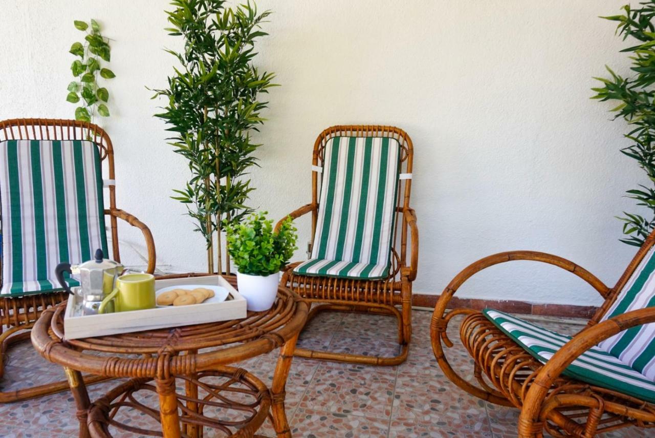 Villa Aurelia -Seafront Apartment With Patio Flumini di Quartu Εξωτερικό φωτογραφία