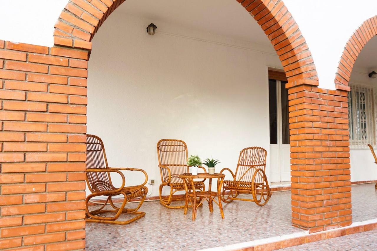 Villa Aurelia -Seafront Apartment With Patio Flumini di Quartu Εξωτερικό φωτογραφία