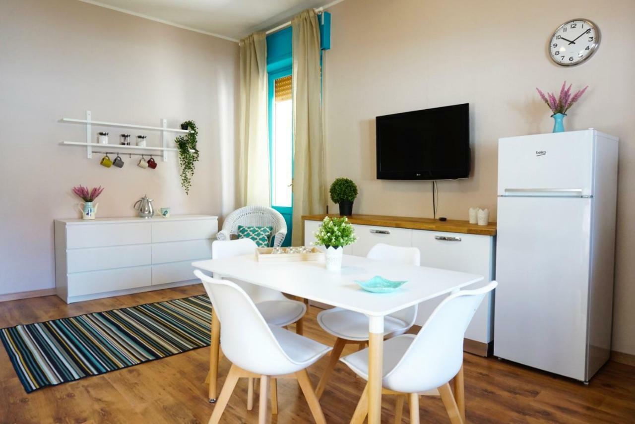 Villa Aurelia -Seafront Apartment With Patio Flumini di Quartu Εξωτερικό φωτογραφία