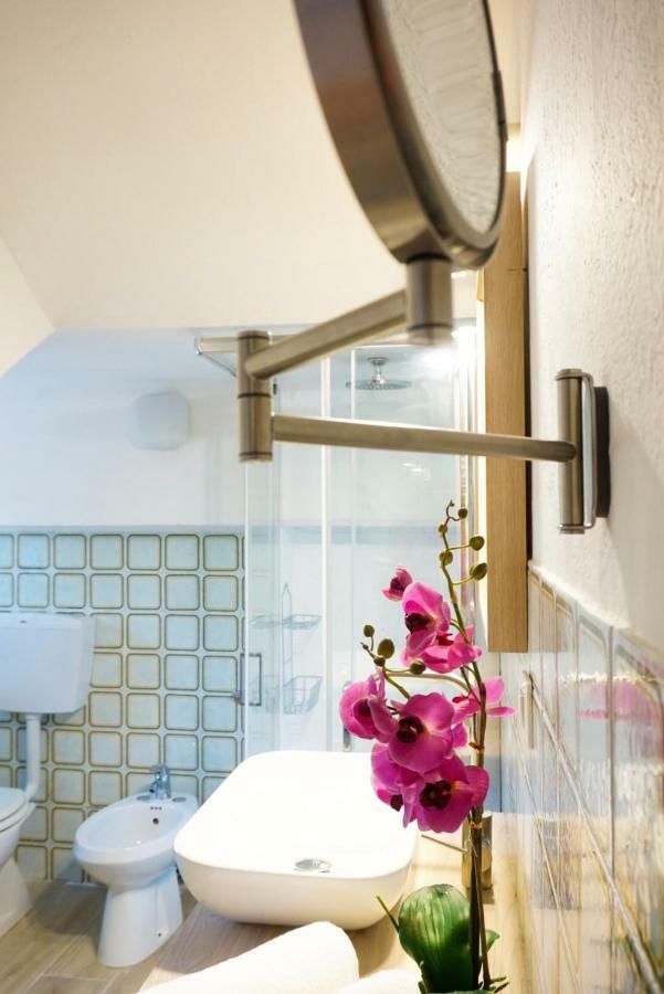 Villa Aurelia -Seafront Apartment With Patio Flumini di Quartu Εξωτερικό φωτογραφία
